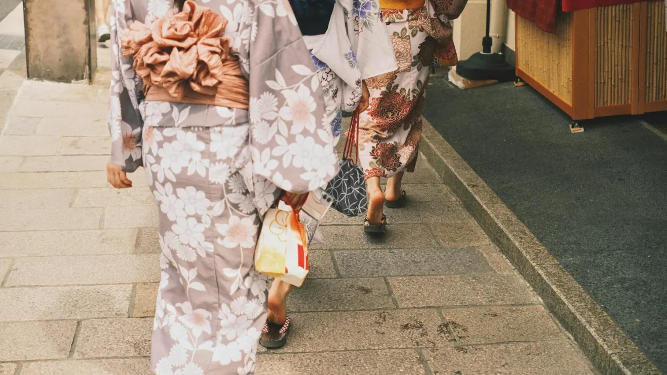 Marche japonaise : bienfaits, allure et comment bien la pratiquer