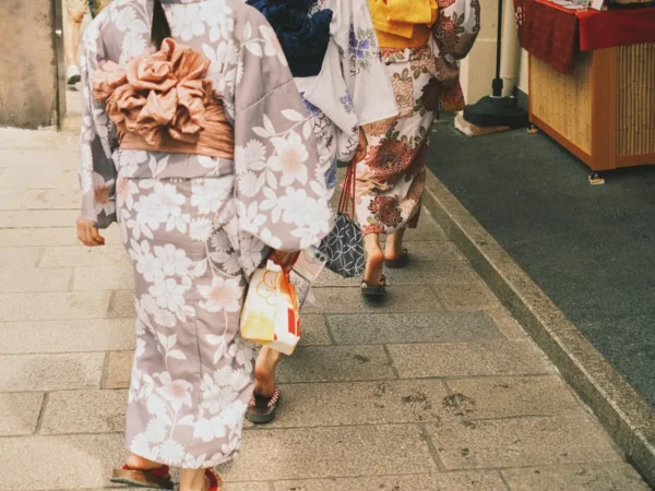 Marche japonaise : bienfaits, allure et comment bien la pratiquer